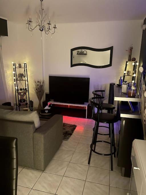 Appartement - Chic Et Cosy A 30 Minutes De Paris Et 25 Minutes De Disney Ozoir-la-Ferrière Buitenkant foto